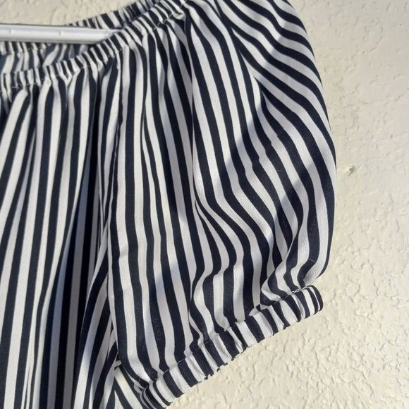 Chico's Capped Sleeve Blouse - Picture 5 of 7